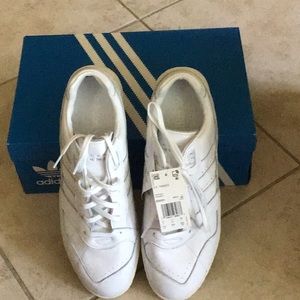 Adidas A.R Trainer men’s size 11.5